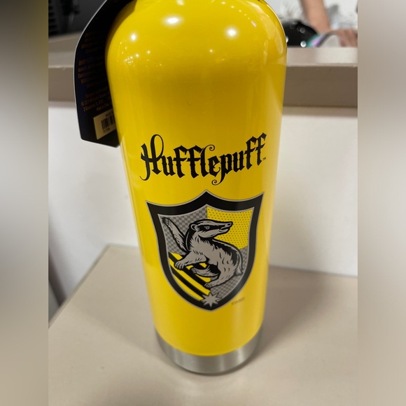 Harry Potter Hufflepuff 💛 Insulated Water Bottle Williams Sonoma  NWT - Picture 3 of 6